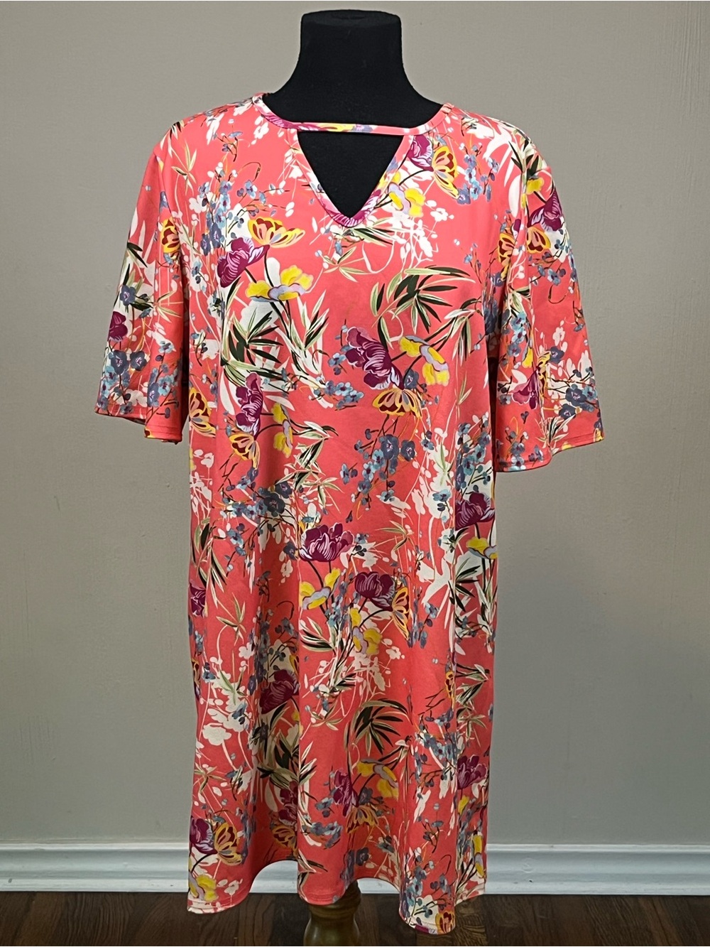 Boohoo Plus Size 18 Coral Floral Keyhole Shift Dress Short Sleeve